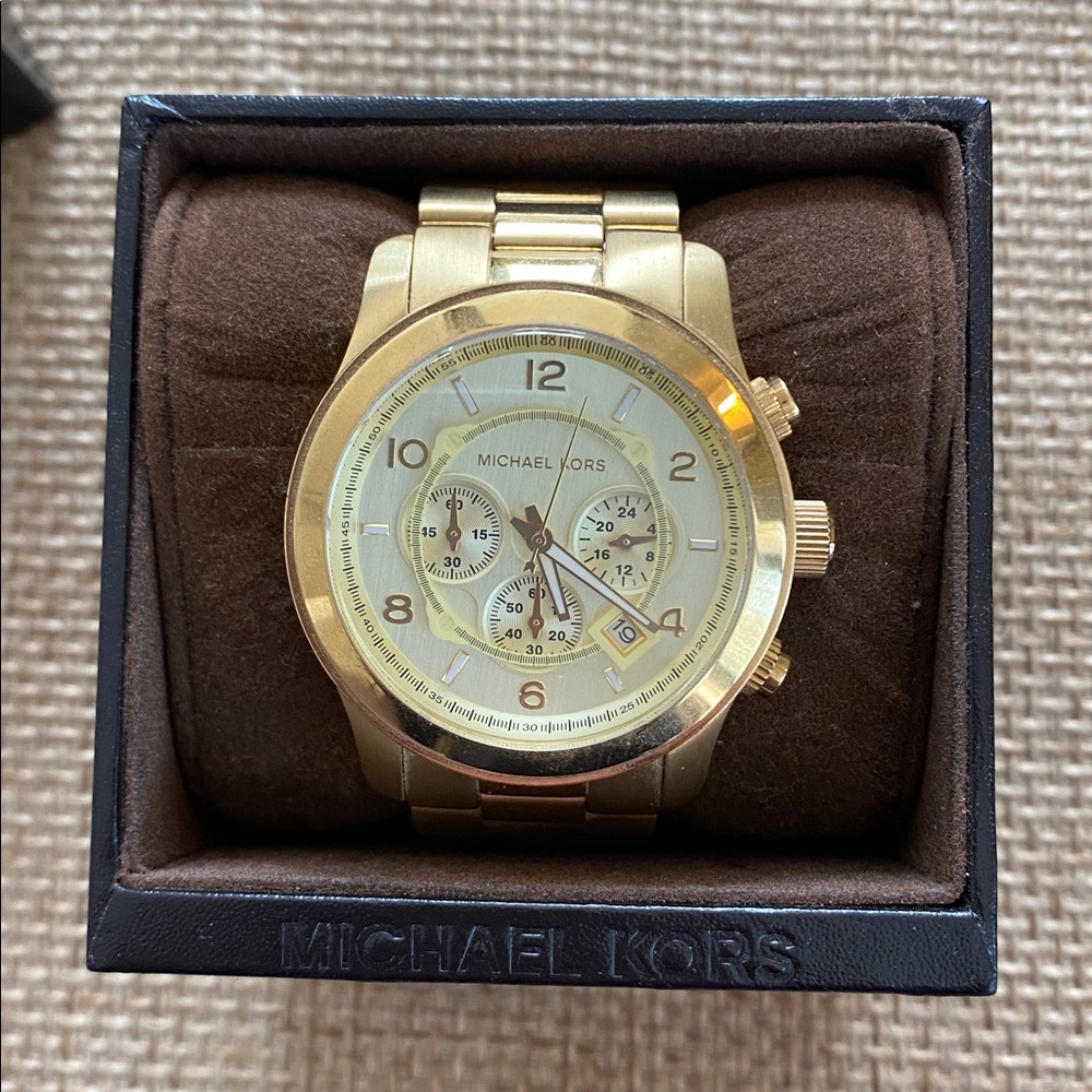 Michael Kors Gold-Tone Men's oversized Chronograph Watch NWT - Picture 9 of 10
